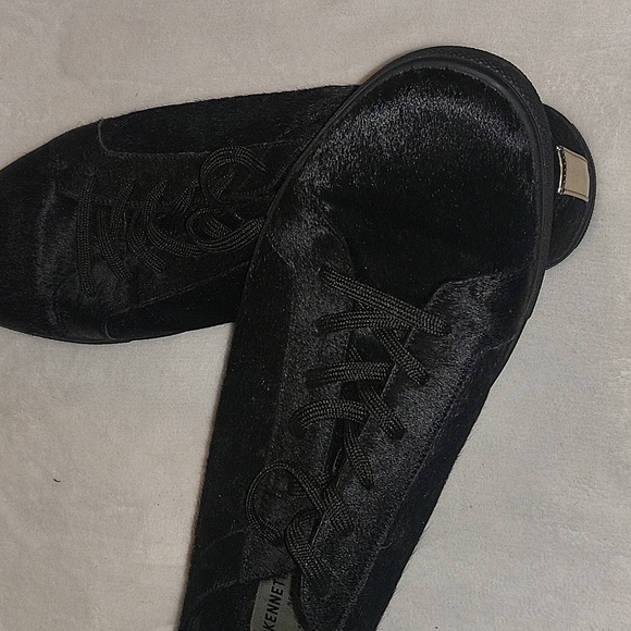 KENNETH COLE SHOES *USED* - Picture 4 of 5
